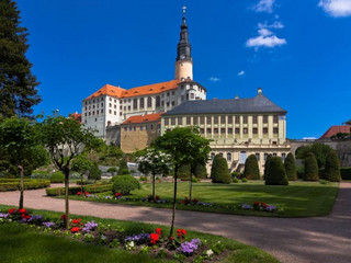 The castle park is a highlight at Weesenstein.